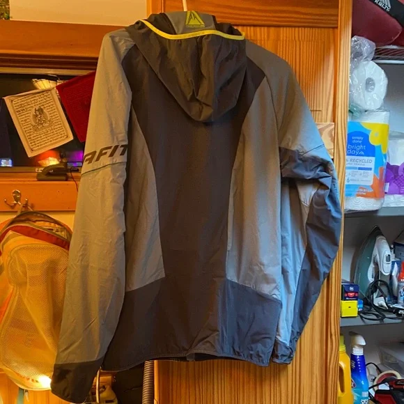 Men's Gray Performance Jacket - Picture 2 of 7